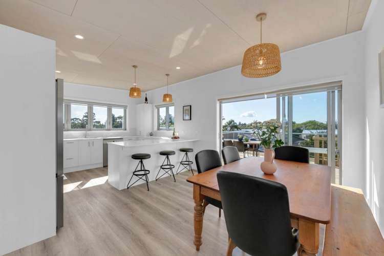 77 Karaka Road Beachlands_11