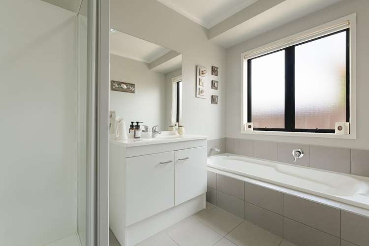 4 Gina Way Welcome Bay_12