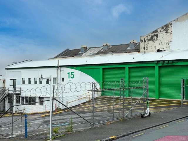 CITY FRINGE WAREHOUSE / SHOWROOM