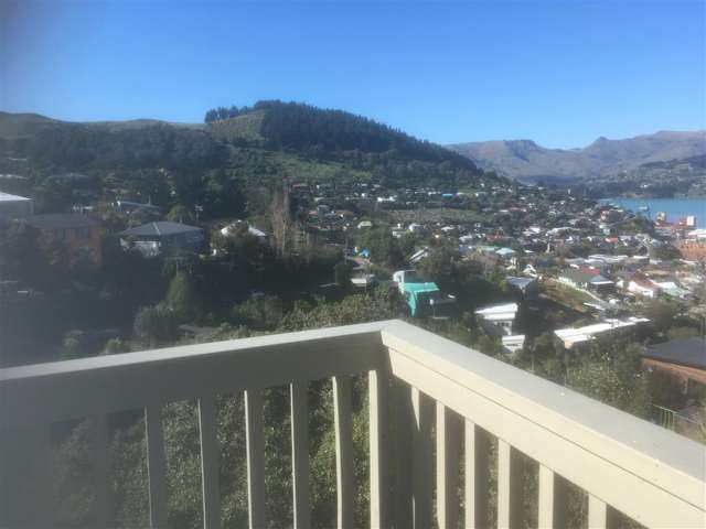 ** QUIET 3 BEDROOM HOME. HIGH ABOVE LYTTELTON! **