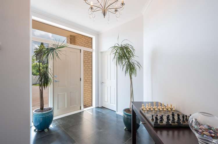 43 Covent Drive Stoke_3