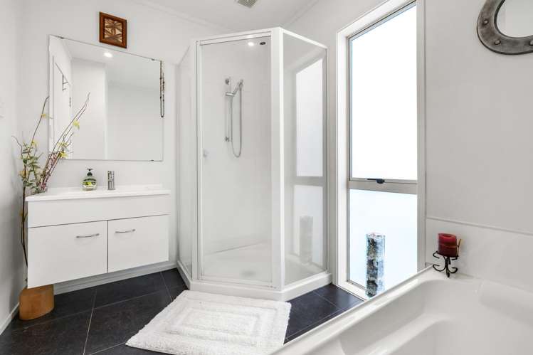 8 Seabreeze Way Raglan_13