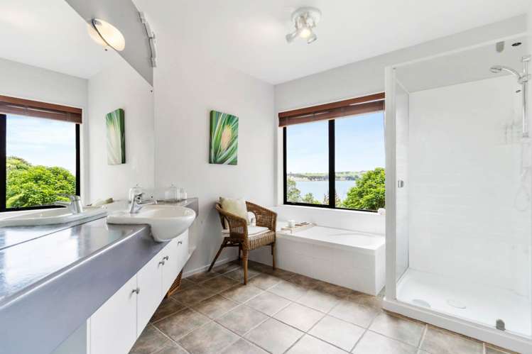 74 Kestrel Heights Arkles Bay_18