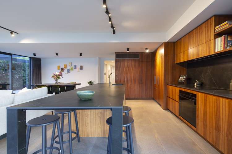 513 Peninsula Road Kelvin Heights_7