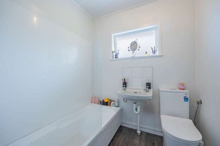 1&2/5 Keldale Place Forrest Hill_17
