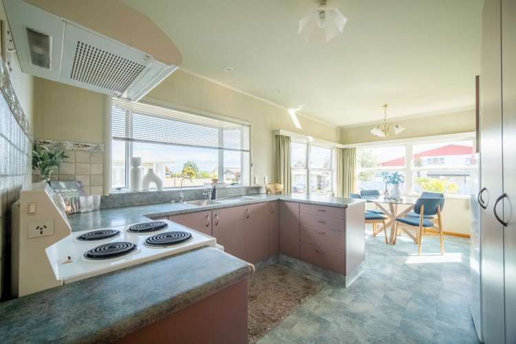 27 Kipling Crescent Stoke_8