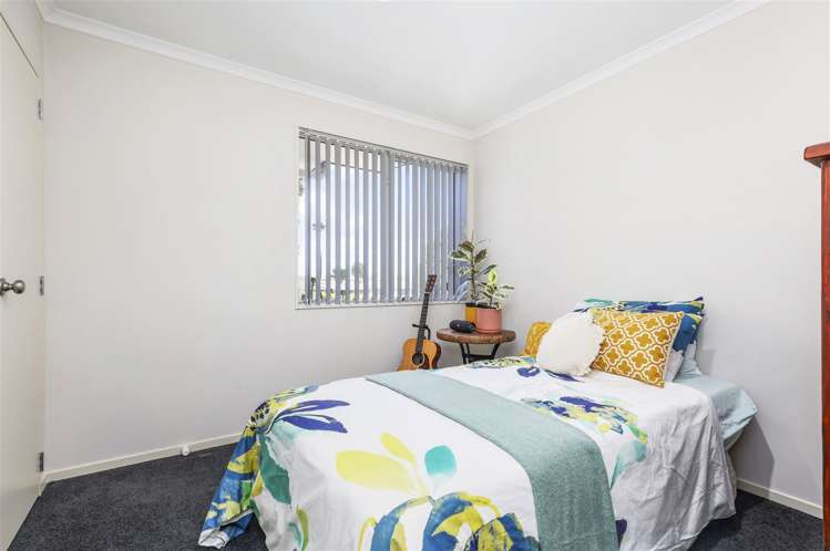 64 Farnborough Drive Grandview Heights_12