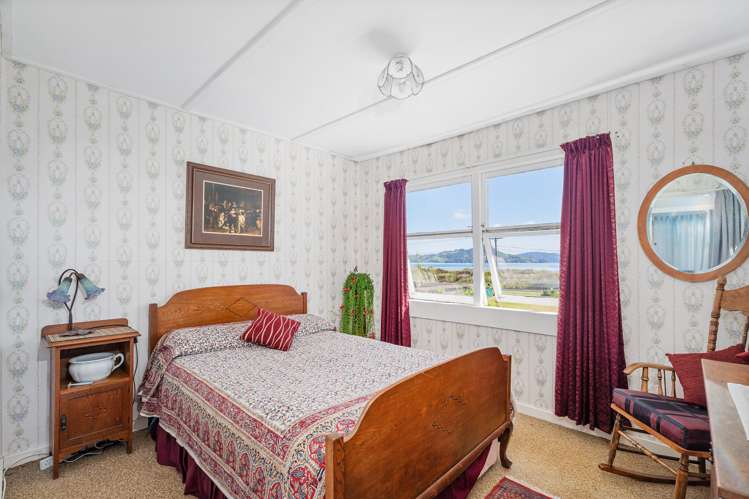 44 Marine Parade Cooks Beach_9