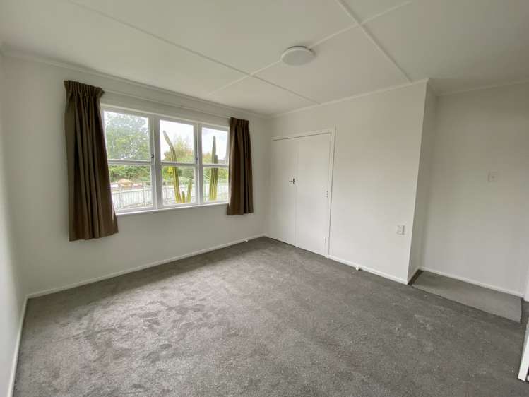 2 Aronui Terrace Kelston_9