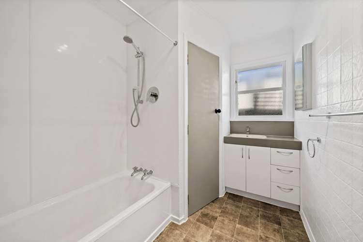 61 Petrie Street Wainuiomata_9