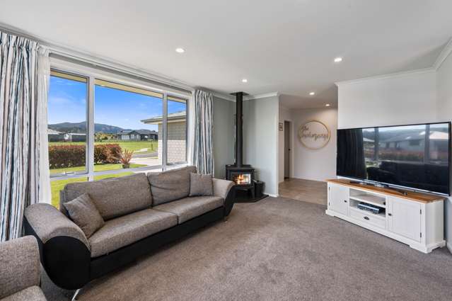 12 Karaka Place Kinloch_3