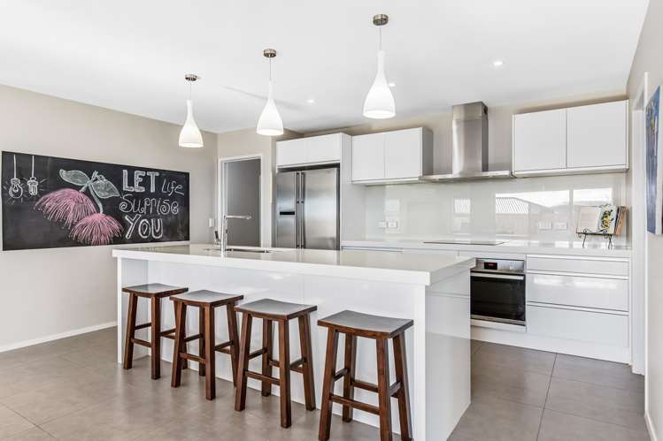 65 Intrepid Crescent Beachlands_2