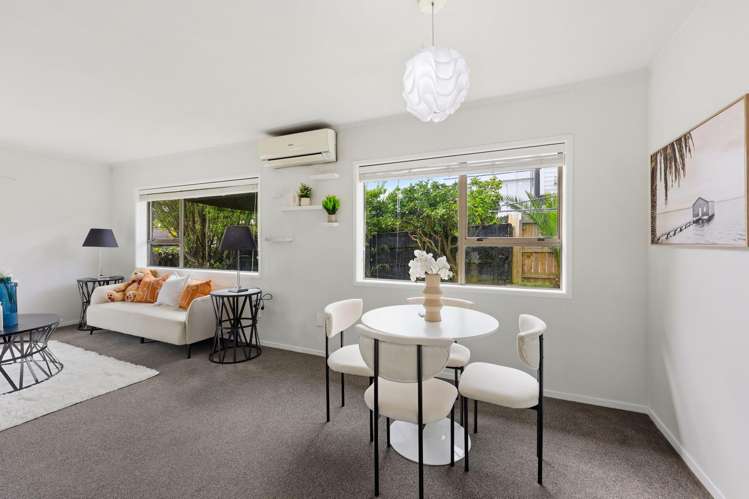 2/27 Matuhi Rise Henderson_14