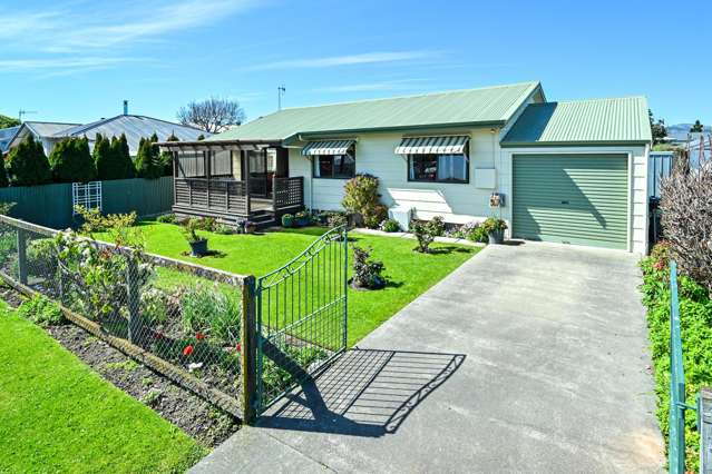 Standalone, sunny & convenient