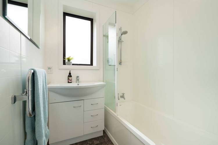 85 Elwyn Crescent Green Island_12