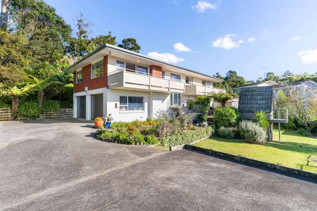Big Land. Big Home. 978m² Freehold — Must Sell