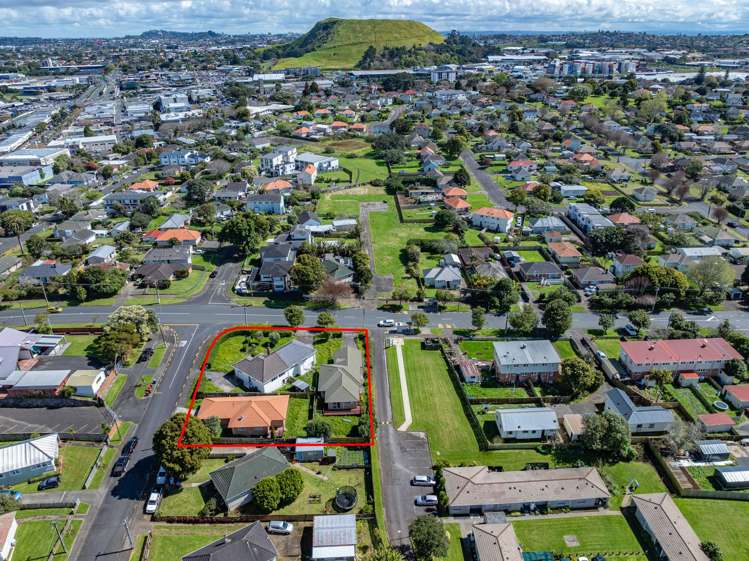 1 and 1A Caen Road, 12 and 12A Tripoli Road Panmure_12