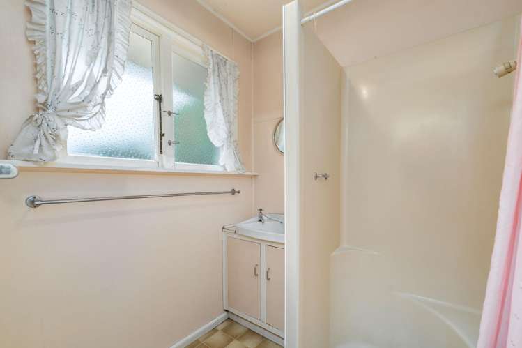 2 Brook Street Southbridge_15