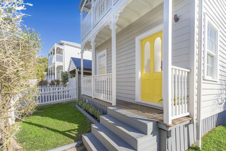 16 Beach Road Northcote Point_22