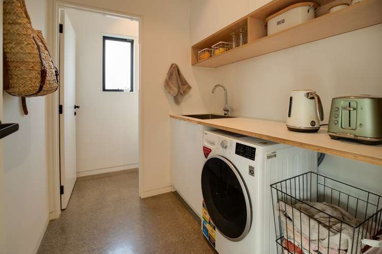 1004a Copeland Road Akina_12