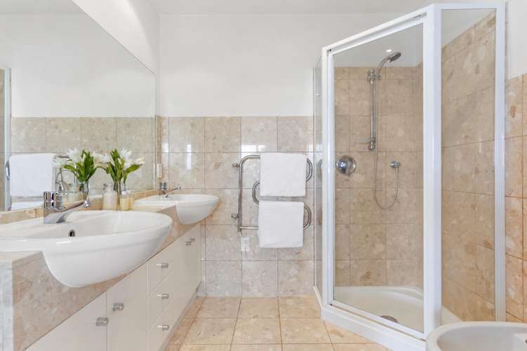 5B/175 Hurstmere Road Takapuna_14