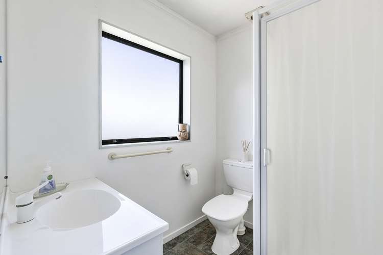 39 Bowes Crescent Strathmore Park_13