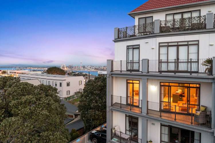 10/99 Mokoia Road Birkenhead_22