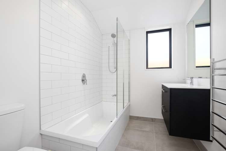 16 Paapaka Way Waiuku_10