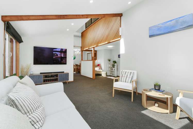 42 McEnroe Grove Naenae_9