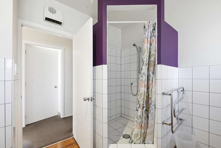 8 Kiriwai Road Paremata_14