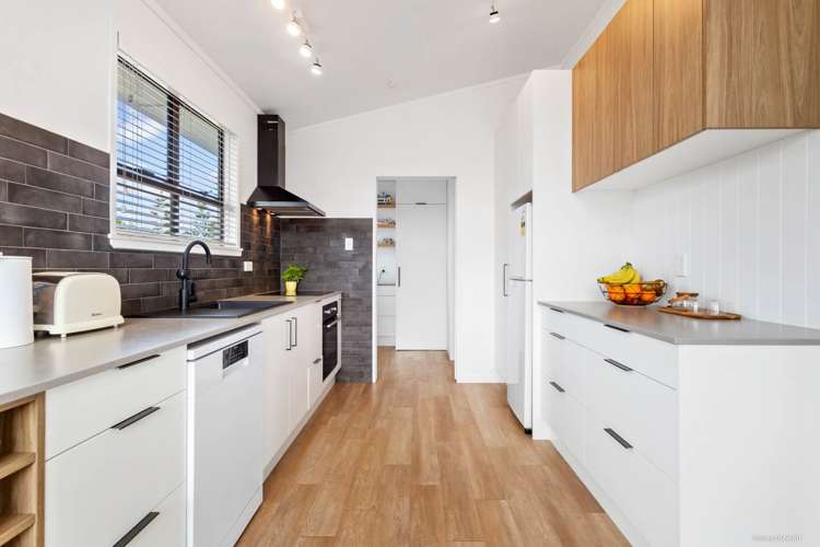 48 Weatherly Road Torbay_11