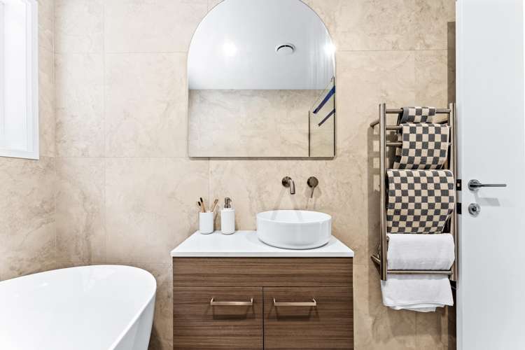 36B The Circle Manly_25