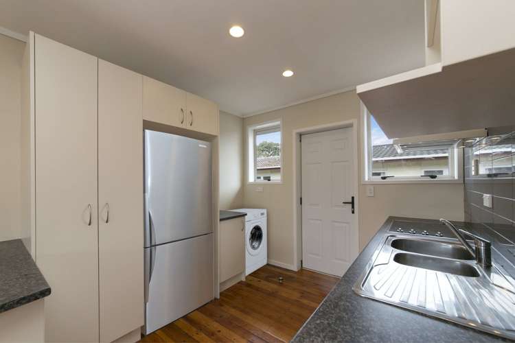 2/24 Alcock Street Mount Wellington_2