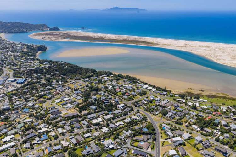 56 Seabreeze Road Mangawhai Heads_35