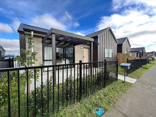 Warm, Modern Home in the Heart of Kauri Flats