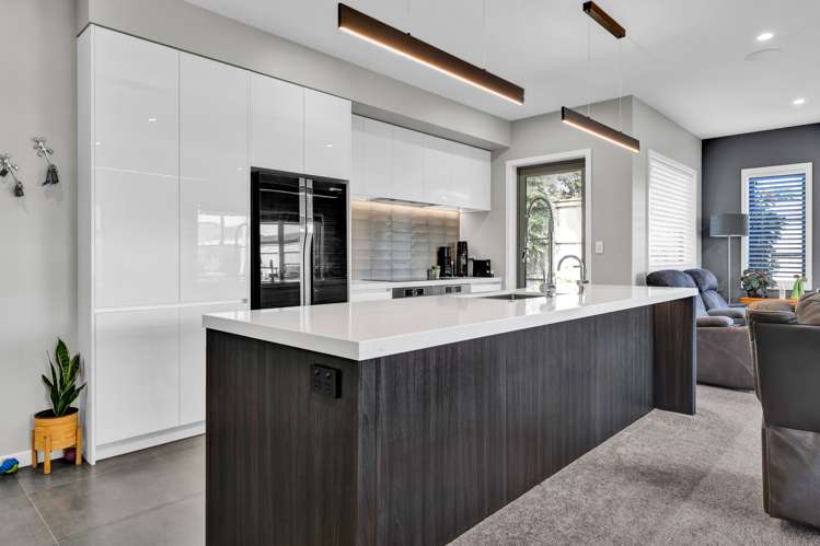 17 Honeyfield Drive Whalers Gate_14