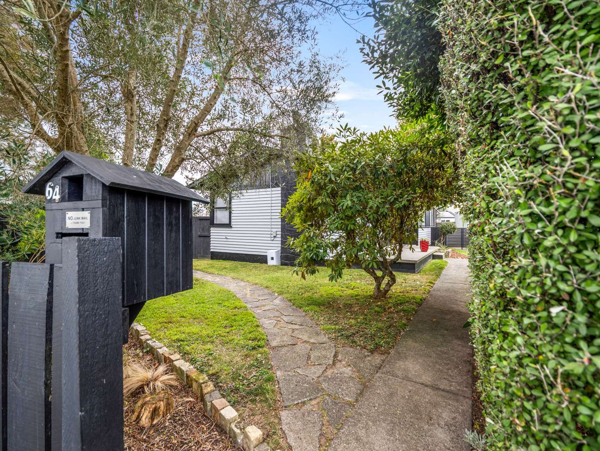 64 Garden Heights Avenue Glenview_0