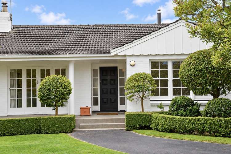 770 River Road Chartwell_4