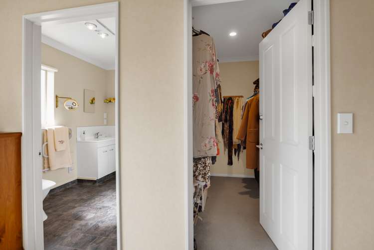 2A Elizabeth Grove Stratford_25