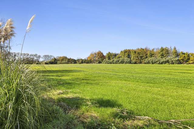 Weavers Crossing Road Huntly_3