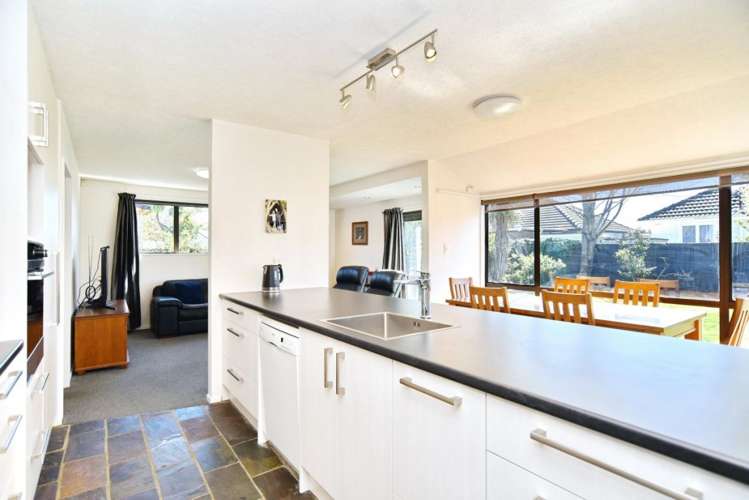 56a Achilles Street Burwood_25