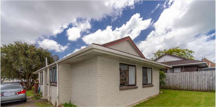 2/4 Tyndrum Place Highland Park_15