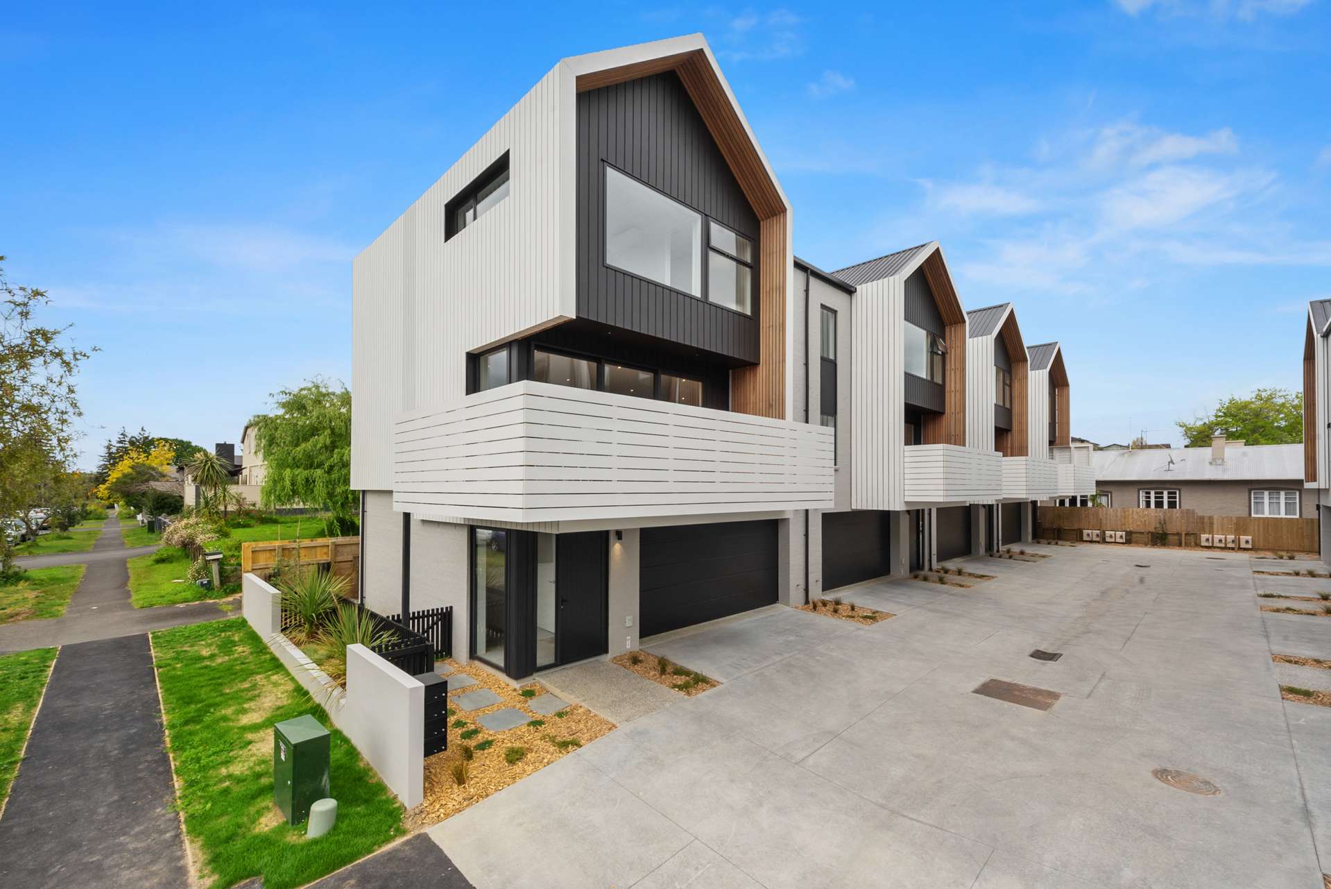 5/2 Manning Street Hamilton Central_0