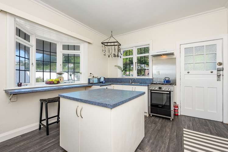 212 Queens Drive Lyall Bay_8