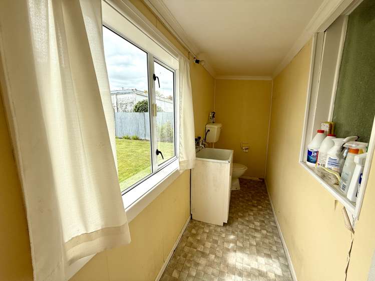 130 Lamond Street East Hargest_16