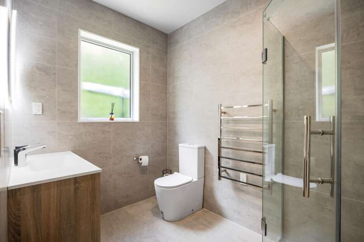 2 Boocock Crescent Orewa_16