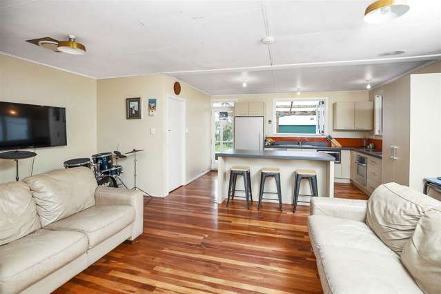 78 Thames Road Paeroa_3