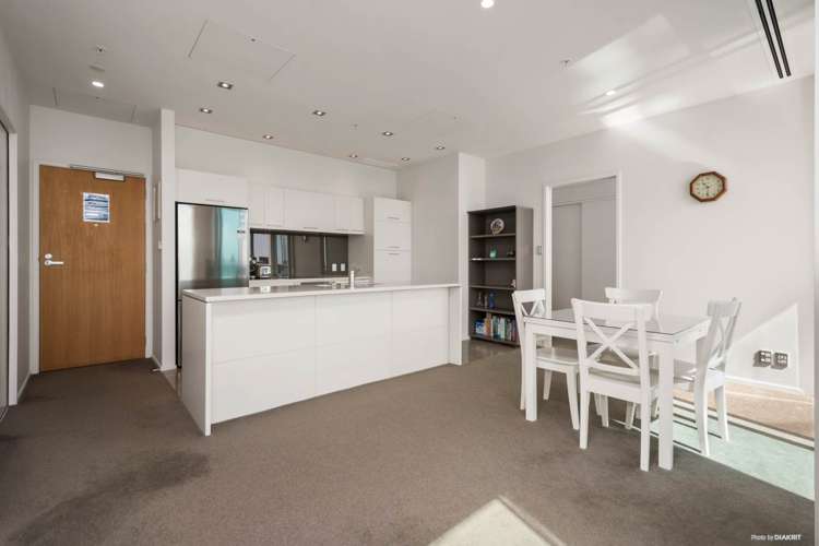 602/3 Northcroft Street_5