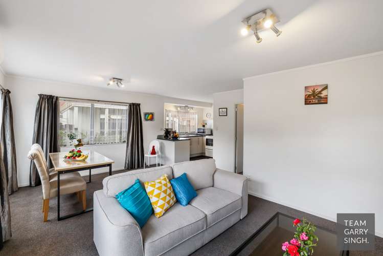 2/33 Onslow Road Papakura_3