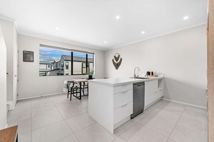 3/2 Rangitamiro Place Hobsonville_8
